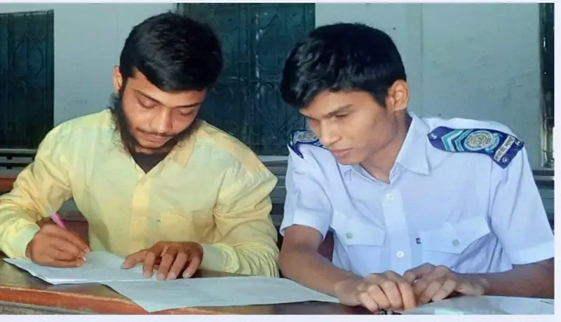 এসএসসি’তে দৃষ্টি প্রতিবন্ধকতাকে জয় করা বগুড়ার শিক্ষার্থী স্বরূপ শিক্ষক হতে চায় এসএসসি’তে দৃষ্টি প্রতিবন্ধকতাকে জয় করা বগুড়ার শিক্ষার্থী স্বরূপ শিক্ষক হতে চায়