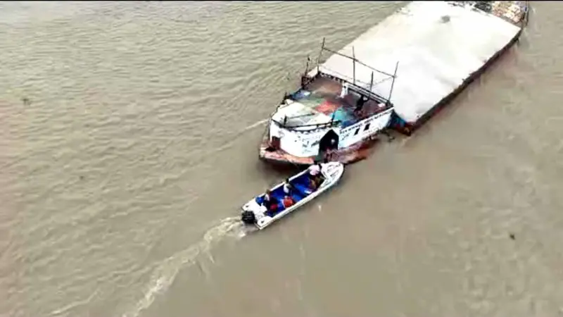 ঈশ্বরদীতে বালু উত্তোলনকে কেন্দ্র করে গোলাগুলি, কৃষক গুলিবিদ্ধ ঈশ্বরদীতে বালু উত্তোলনকে কেন্দ্র করে গোলাগুলি, কৃষক গুলিবিদ্ধ