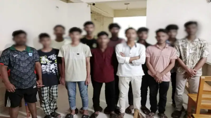 চাঁদপুরে কিশোর অপরাধে জড়িত ২২ জনকে আটক করেছে পুলিশ চাঁদপুরে কিশোর অপরাধে জড়িত ২২ জনকে আটক করেছে পুলিশ