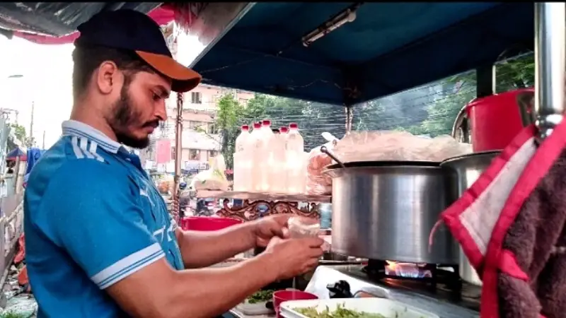 বাবাকে হারিয়েও দমেননি মোহাম্মদ আলী সামলাচ্ছেন পরিবার ও লেখাপড়া বাবাকে হারিয়েও দমেননি মোহাম্মদ আলী সামলাচ্ছেন পরিবার ও লেখাপড়া
