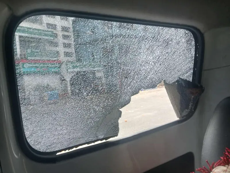 একাত্তর টেলিভিশনের গাড়িতে হামলা চালালো আওয়ামী লীগ!