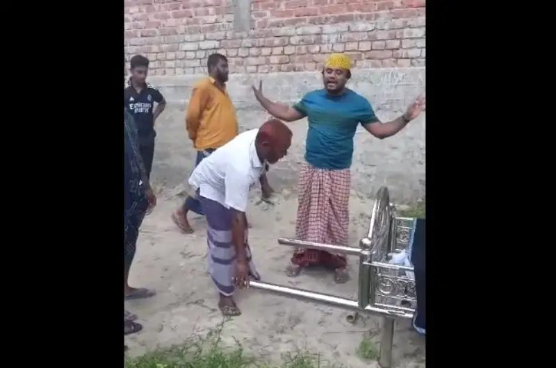 মাত্র ৩ হাজার টাকার জন্য মামার দাফনে বাধা! ২ লাখ টাকা দাবি ভাগ্নের, ৩০ হাজারে সমঝোতা মাত্র ৩ হাজার টাকার জন্য মামার দাফনে বাধা! ২ লাখ টাকা দাবি ভাগ্নের, ৩০ হাজারে সমঝোতা