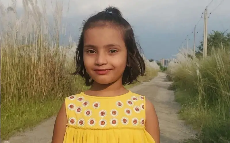 আমার মেয়ে আর আমাকে জড়িয়ে ধরে ঘুমাবে না, এই কষ্ট কীভাবে সহ্য করব, মাইলস্টোন স্কুলের ঘটনায় নিহত সায়মার বাবা আমার মেয়ে আর আমাকে জড়িয়ে ধরে ঘুমাবে না, এই কষ্ট কীভাবে সহ্য করব, মাইলস্টোন স্কুলের ঘটনায় নিহত সায়মার বাবা