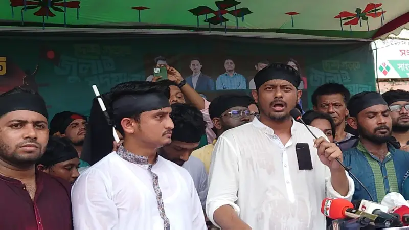চাঁদপুরে কোন চাঁদাবাজ, সন্ত্রাস ও বালু খেকোদের প্রশ্রয় দেয়া হবে না চাঁদপুরে কোন চাঁদাবাজ, সন্ত্রাস ও বালু খেকোদের প্রশ্রয় দেয়া হবে না
