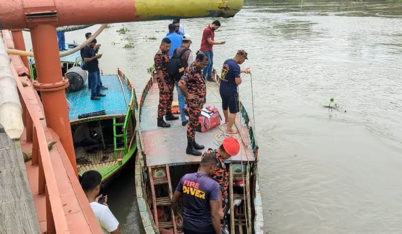গাজীপুরে ছাত্র-জনতার অভ্যুত্থানে  নিহত হৃদয়ের লাশ উদ্ধারে তুরাগ নদীতে অভিযান