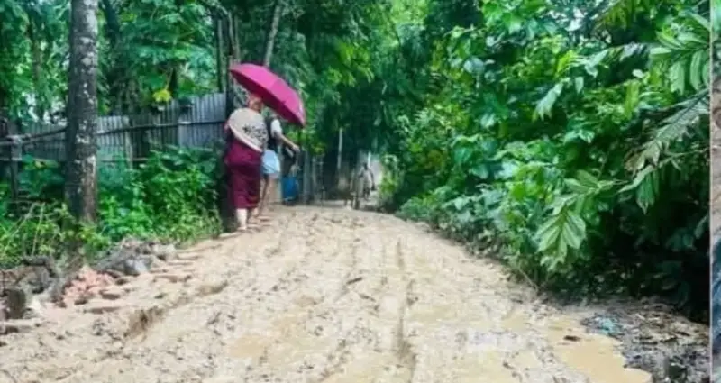 ফটিকছড়িতে রাস্তার বেহাল দশা, চরম ভোগান্তিতে শিক্ষার্থী ও এলাকাবাসী ফটিকছড়িতে রাস্তার বেহাল দশা, চরম ভোগান্তিতে শিক্ষার্থী ও এলাকাবাসী