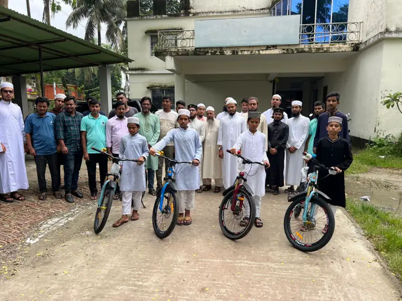 ৪০ দিনের নামাজে ঈমানি পুরস্কার — চার তরুণ পেলেন বাইসাইকেল ৪০ দিনের নামাজে ঈমানি পুরস্কার — চার তরুণ পেলেন বাইসাইকেল