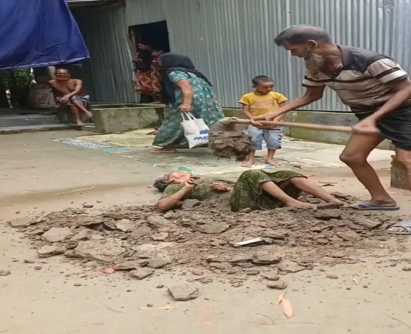 শেরপুরে অসুস্থ স্ত্রীকে জীবন্ত কবর দেওয়া চেষ্টা, ভিডিও ভাইরাল শেরপুরে অসুস্থ স্ত্রীকে জীবন্ত কবর দেওয়া চেষ্টা, ভিডিও ভাইরাল