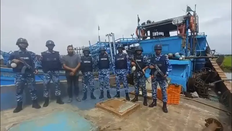 ভোলায় কোস্ট গার্ডের অভিযানে ৭টি অবৈধ ট্রলিং বোটসহ সাড়ে ৭২ লক্ষ টাকা মূল্যের জাল ও সামুদ্রিক মাছ জব্দ ভোলায় কোস্ট গার্ডের অভিযানে ৭টি অবৈধ ট্রলিং বোটসহ সাড়ে ৭২ লক্ষ টাকা মূল্যের জাল ও সামুদ্রিক মাছ জব্দ