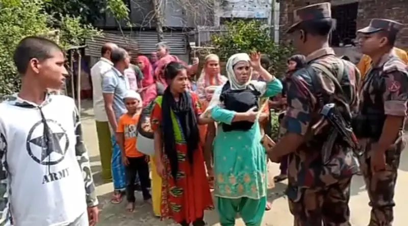 ভূরুঙ্গামারী সীমান্তে নারী-শিশুসহ ১৪ রোহিঙ্গা আটক ভূরুঙ্গামারী সীমান্তে নারী-শিশুসহ ১৪ রোহিঙ্গা আটক