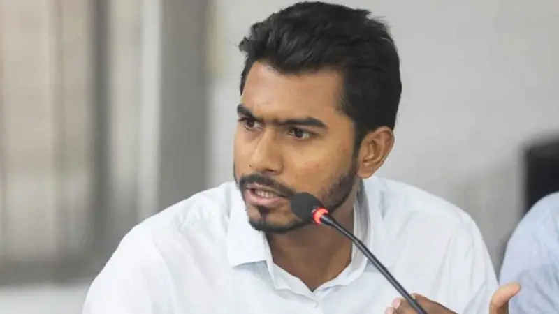 চাঁদাবাজদের তো বুকের রক্ত দিয়ে হটিয়েছি, এখন কারা চাঁদা তুলছে: নুর চাঁদাবাজদের তো বুকের রক্ত দিয়ে হটিয়েছি, এখন কারা চাঁদা তুলছে: নুর