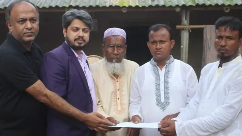 আবু সাঈদের দুই ভাইকে চাকরি দিয়েছে বসুন্ধরা গ্রুপ আবু সাঈদের দুই ভাইকে চাকরি দিয়েছে বসুন্ধরা গ্রুপ