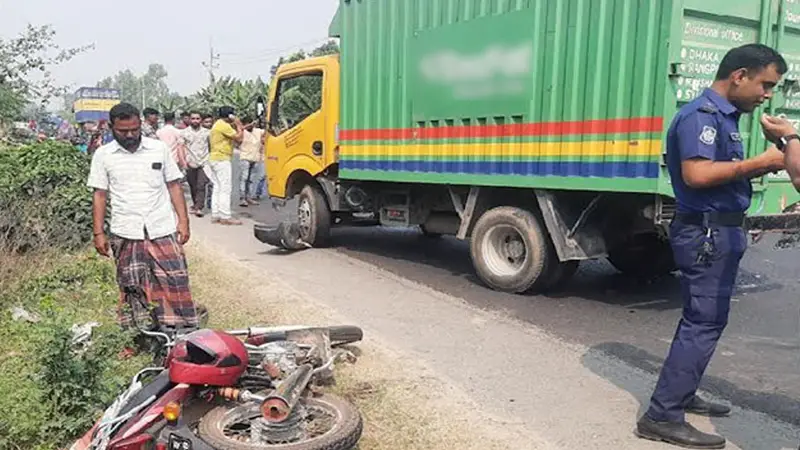 টাঙ্গাইলে কাভার্ডভ্যান-মোটরসাইকেলের মুখোমুখি সংঘর্ষে নিহত ২ টাঙ্গাইলে কাভার্ডভ্যান-মোটরসাইকেলের মুখোমুখি সংঘর্ষে নিহত ২