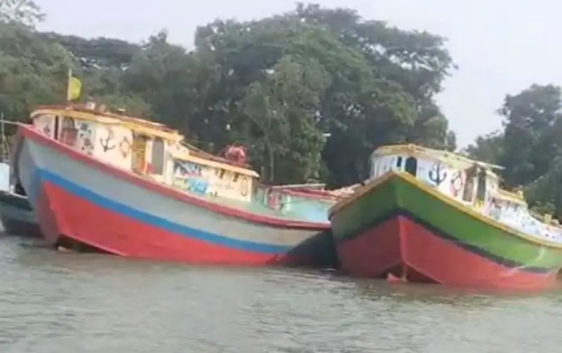রাঙ্গুনিয়ায় অবৈধভাবে বালু উত্তোলন: দুই ব্যক্তিকে দেড় লাখ টাকা জরিমানা রাঙ্গুনিয়ায় অবৈধভাবে বালু উত্তোলন: দুই ব্যক্তিকে দেড় লাখ টাকা জরিমানা