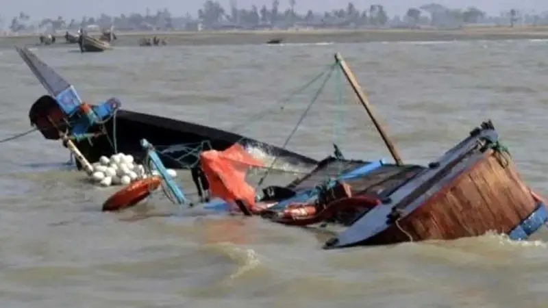 নৌকা ডুবে ৬৪ জনের মৃত্যুর আশঙ্কা নৌকা ডুবে ৬৪ জনের মৃত্যুর আশঙ্কা