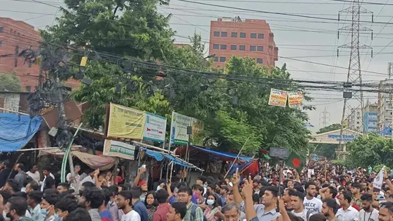 রামপুরা-বাড্ডা-বনশ্রীতে আন্দোলনকারীদের অবস্থান রামপুরা-বাড্ডা-বনশ্রীতে আন্দোলনকারীদের অবস্থান