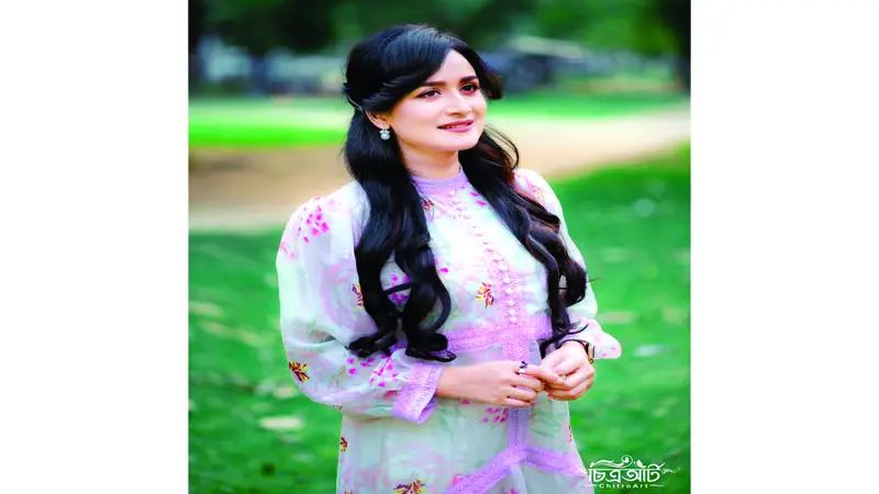 পরিশ্রমী নাদিয়া পরিশ্রমী নাদিয়া