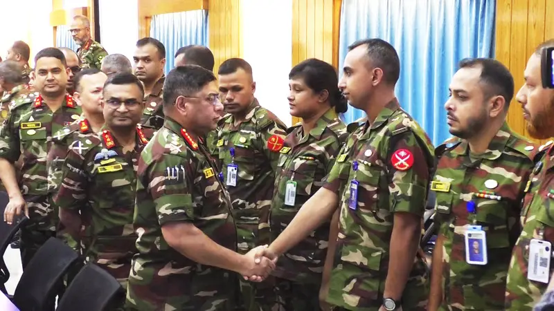 চ্যালেঞ্জ মোকাবিলায় সেনাসদস্যদের প্রস্তুতির আহ্বান সেনাপ্রধানের চ্যালেঞ্জ মোকাবিলায় সেনাসদস্যদের প্রস্তুতির আহ্বান সেনাপ্রধানের