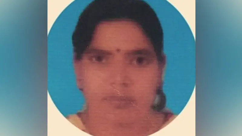 ডিভোর্সের নাটক সাজিয়ে বদলি হলেন শিক্ষিকা ডিভোর্সের নাটক সাজিয়ে বদলি হলেন শিক্ষিকা