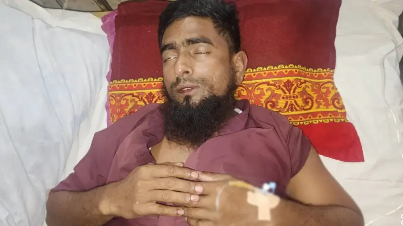 কেশবপুরে সাংবাদিকের ওপর হামলা, অভিযুক্ত চিহ্নিত সন্ত্রাসীরা কেশবপুরে সাংবাদিকের ওপর হামলা, অভিযুক্ত চিহ্নিত সন্ত্রাসীরা