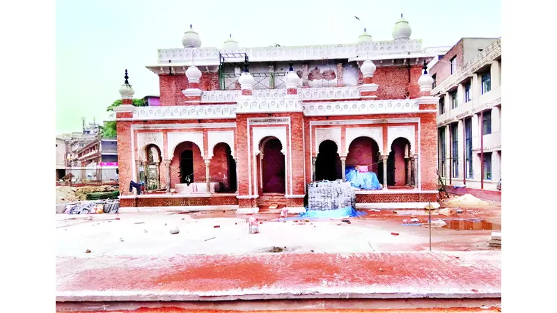 সংস্কার শেষ হওয়ার আগেই বিস্ময় দৃষ্টি সংস্কার শেষ হওয়ার আগেই বিস্ময় দৃষ্টি
