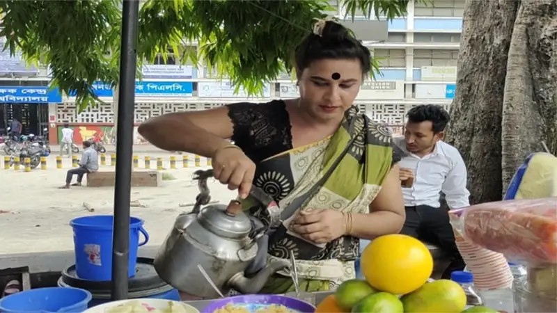 টিএসসিতে দোকান, স্বপ্নপূরণ তৃতীয় লিঙ্গের প্রিয়ার টিএসসিতে দোকান, স্বপ্নপূরণ তৃতীয় লিঙ্গের প্রিয়ার