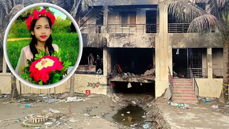 মায়ের দেওয়া খাবার শেষ করতে পারেনি নুসরাত, আছড়ে পড়ল বিমান মায়ের দেওয়া খাবার শেষ করতে পারেনি নুসরাত, আছড়ে পড়ল বিমান
