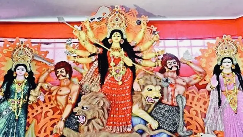 আজ ষষ্ঠীপূজার মধ্য দিয়ে শারদোৎসবের সূচনা আজ ষষ্ঠীপূজার মধ্য দিয়ে শারদোৎসবের সূচনা