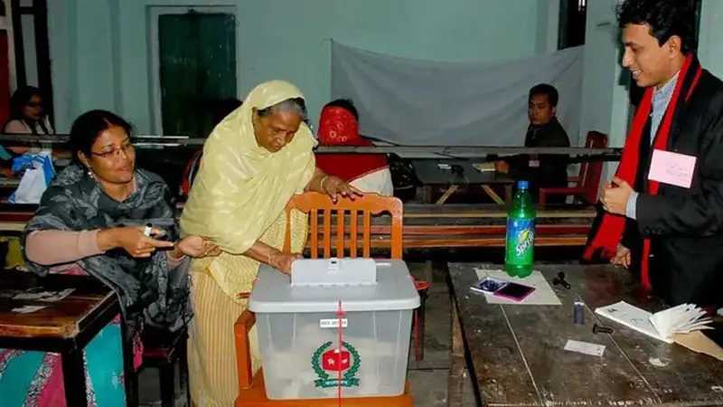 অনেক বছর পর ভোটাররা সত্যিকারের ভোট দেওয়ার সুযোগ পাবেন অনেক বছর পর ভোটাররা সত্যিকারের ভোট দেওয়ার সুযোগ পাবেন