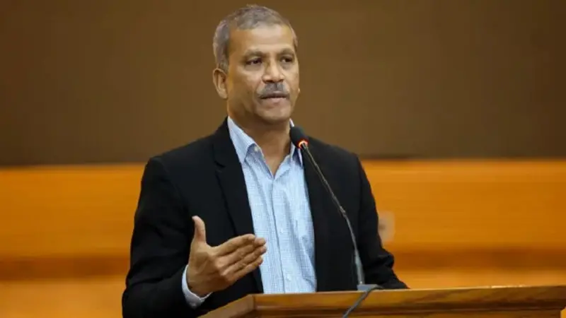 সবার আগে রাষ্ট্রের তিন প্রধান অঙ্গের সমস্যার সমাধান করতে হবে সবার আগে রাষ্ট্রের তিন প্রধান অঙ্গের সমস্যার সমাধান করতে হবে