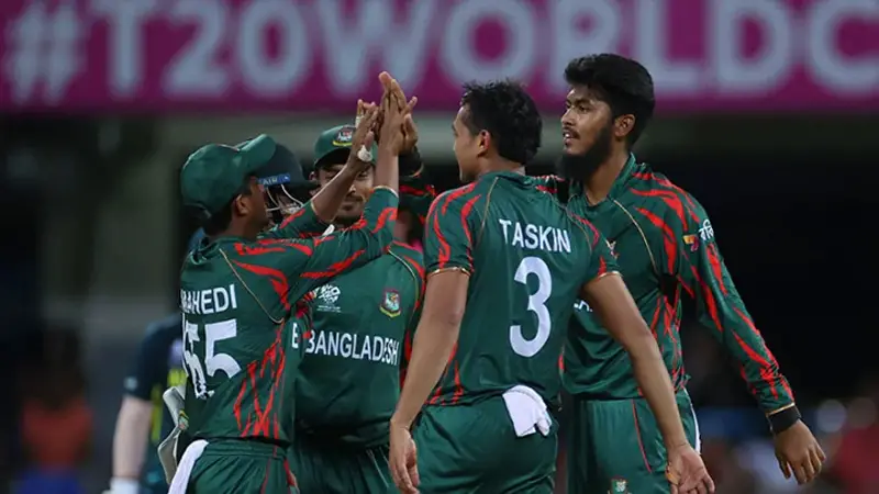 বৃষ্টি আইনে হার দিয়ে সুপার এইট শুরু বাংলাদেশের বৃষ্টি আইনে হার দিয়ে সুপার এইট শুরু বাংলাদেশের