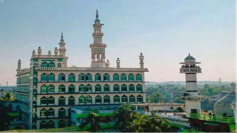 ঐতিহ্যবাহী হাটহাজারী মাদ্রাসা: ইসলামী শিক্ষার বাতিঘর ঐতিহ্যবাহী হাটহাজারী মাদ্রাসা: ইসলামী শিক্ষার বাতিঘর