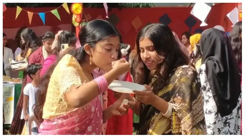 শিবচরে শিক্ষার্থীদের তৈরি বাহারী রকম পিঠা উৎসব শিবচরে শিক্ষার্থীদের তৈরি বাহারী রকম পিঠা উৎসব