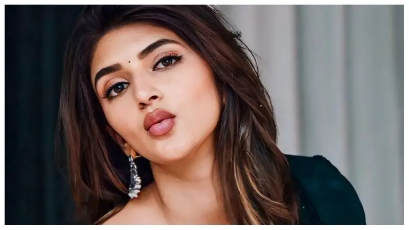 বিয়ে ছাড়াই দুই সন্তানের মা শ্রীলীলা! বিয়ে ছাড়াই দুই সন্তানের মা শ্রীলীলা!