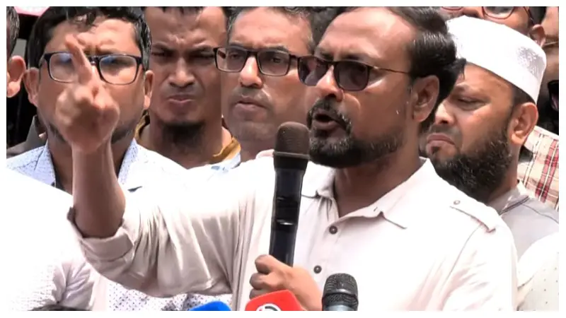 ‘এই আন্দোলন কাকরাইলে সীমাবদ্ধ থাকবে না’: জবি শিক্ষক ‘এই আন্দোলন কাকরাইলে সীমাবদ্ধ থাকবে না’: জবি শিক্ষক