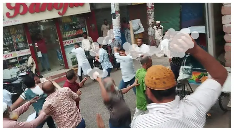 বরিশালে জাতীয় পার্টির বিক্ষোভ মিছিলে হামলা বরিশালে জাতীয় পার্টির বিক্ষোভ মিছিলে হামলা