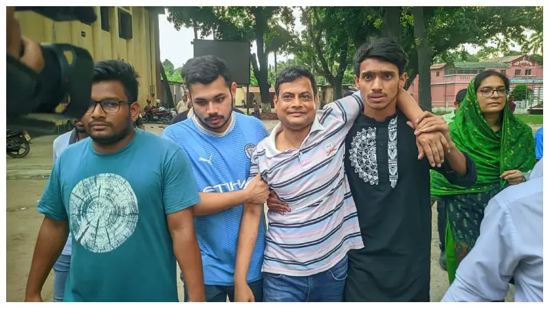 বিতর্কিত হত্যা মামলায় জামিন পেয়েছে বেরোবি’র শিক্ষক বিতর্কিত হত্যা মামলায় জামিন পেয়েছে বেরোবি’র শিক্ষক