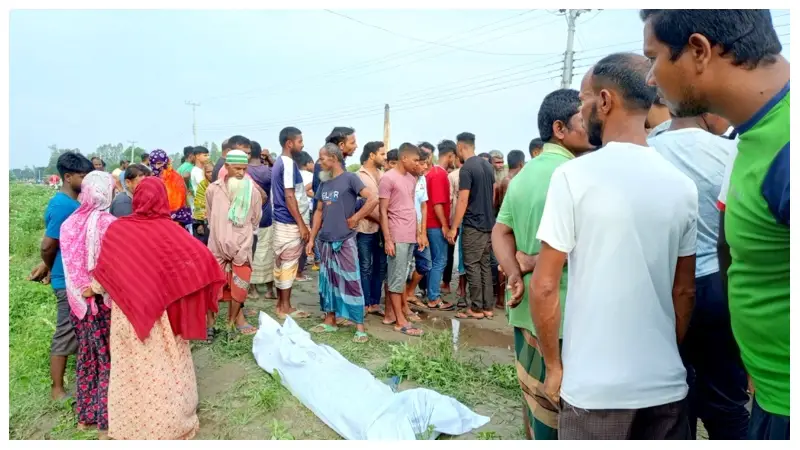 ট্রাকের চাকায় পিষ্ট হয়ে নারী শ্রমিক নিহত ট্রাকের চাকায় পিষ্ট হয়ে নারী শ্রমিক নিহত
