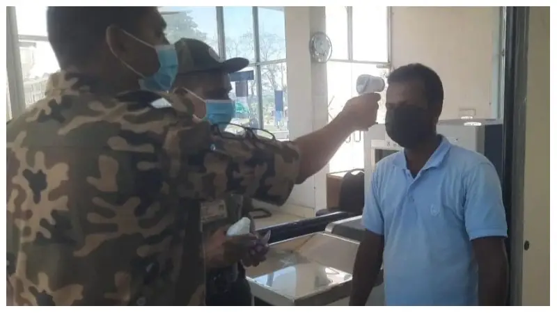করোনা সংক্রমণ বৃদ্ধিতে মোংলা বন্দরে সতর্কতা জারি করোনা সংক্রমণ বৃদ্ধিতে মোংলা বন্দরে সতর্কতা জারি