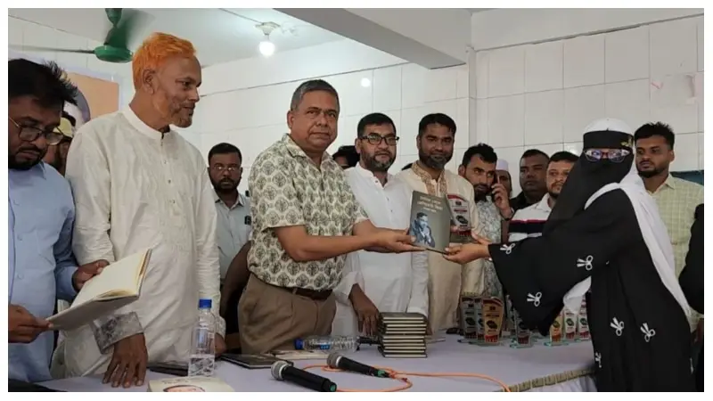 ‘দেশের শিক্ষা ব্যবস্থা ধ্বংস করেছে আওয়ামী লীগ’: ডা: বাচ্চু ‘দেশের শিক্ষা ব্যবস্থা ধ্বংস করেছে আওয়ামী লীগ’: ডা: বাচ্চু