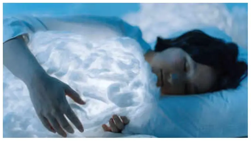 রাতে কেন হৃদপিণ্ড হঠাৎ থেমে যেতে পারে? পুরুষদের ঝুঁকি কেন বেশি? রাতে কেন হৃদপিণ্ড হঠাৎ থেমে যেতে পারে? পুরুষদের ঝুঁকি কেন বেশি?