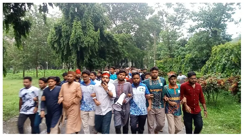 ইবি প্রশাসন গোপালগঞ্জের মতো আওয়ামী প্রীতি দেখিয়ে যাচ্ছে : সমন্বয়ক ইবি প্রশাসন গোপালগঞ্জের মতো আওয়ামী প্রীতি দেখিয়ে যাচ্ছে : সমন্বয়ক