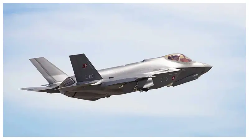 নতুন যুগের সূচনা, আমেরিকার কাছ থেকে ১০টি F-35A স্টেলথ যুদ্ধবিমান কিনছে ডেনমার্ক নতুন যুগের সূচনা, আমেরিকার কাছ থেকে ১০টি F-35A স্টেলথ যুদ্ধবিমান কিনছে ডেনমার্ক