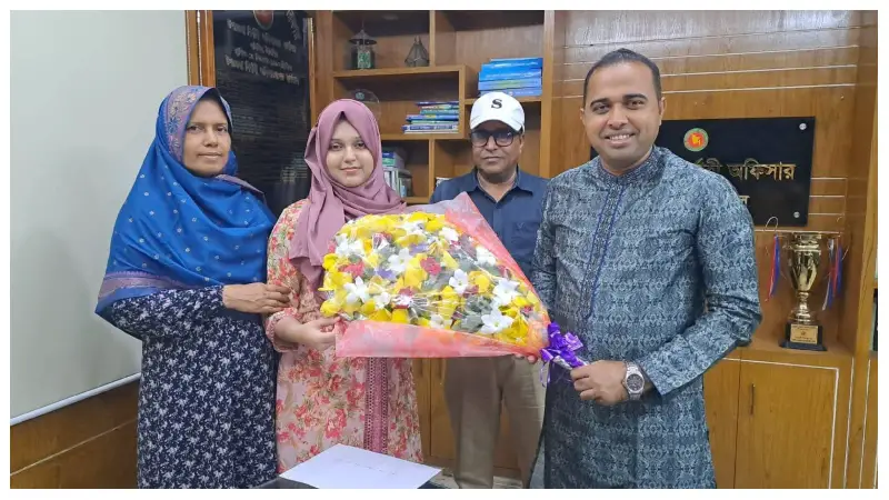 জিপিএ-৫ প্রাপ্ত বাক ও শ্রবণ প্রতিবন্ধী তানিশাকে প্রশাসনের শুভেচ্ছা জিপিএ-৫ প্রাপ্ত বাক ও শ্রবণ প্রতিবন্ধী তানিশাকে প্রশাসনের শুভেচ্ছা