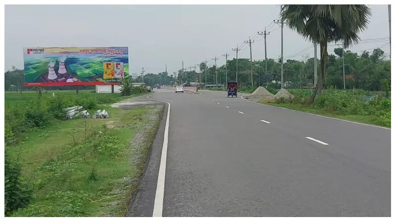 কুমিল্লা-নোয়াখালী মহাসড়ক যেন মৃত্যুফাঁদ কুমিল্লা-নোয়াখালী মহাসড়ক যেন মৃত্যুফাঁদ