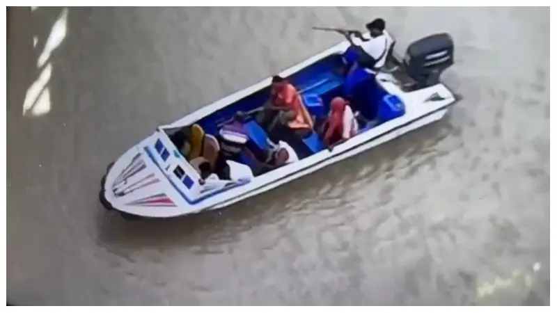 বালু মহল দখল নিতে আবারও ফিল্মি স্টাইলে গুলিবর্ষণ, রাখাল গুলিবিদ্ধ বালু মহল দখল নিতে আবারও ফিল্মি স্টাইলে গুলিবর্ষণ, রাখাল গুলিবিদ্ধ