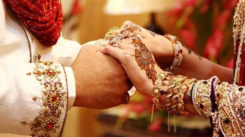 ভিন্ন ধর্মে বিয়ের সুযোগ দেয় ‘বিশেষ বিবাহ আইন’: কীভাবে সম্পন্ন হয় এই বিয়ে? ভিন্ন ধর্মে বিয়ের সুযোগ দেয় ‘বিশেষ বিবাহ আইন’: কীভাবে সম্পন্ন হয় এই বিয়ে?