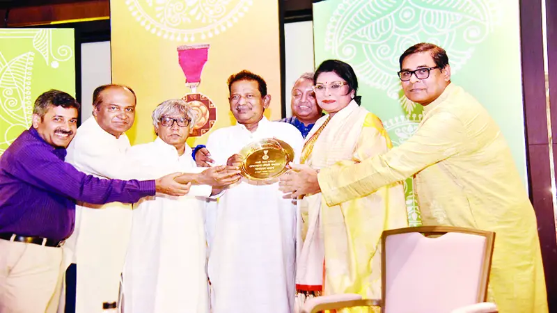 পদ্মশ্রী পুরস্কার পাওয়ায় রেজওয়ানা চৌধুরী বন্যাকে সংবর্ধনা পদ্মশ্রী পুরস্কার পাওয়ায় রেজওয়ানা চৌধুরী বন্যাকে সংবর্ধনা