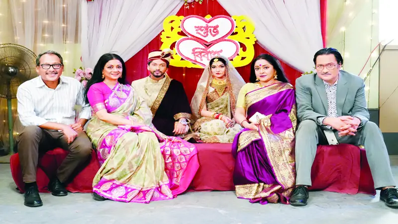 একশ’ পর্বে ‘দেনা পাওনা’ একশ’ পর্বে ‘দেনা পাওনা’