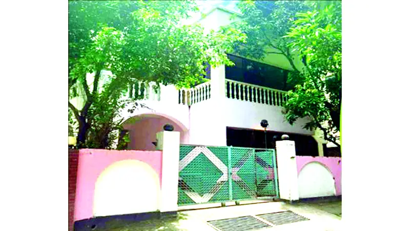 শর্তসাপেক্ষে শূটিং নিষেধাজ্ঞা প্রত্যাহার শর্তসাপেক্ষে শূটিং নিষেধাজ্ঞা প্রত্যাহার